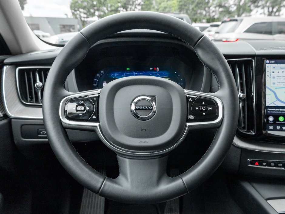 2025 Volvo XC60 Plug-In Hybrid T8 AWD Plus Dark Theme  LOW KM  CPO RATE FR 3.49%*-8