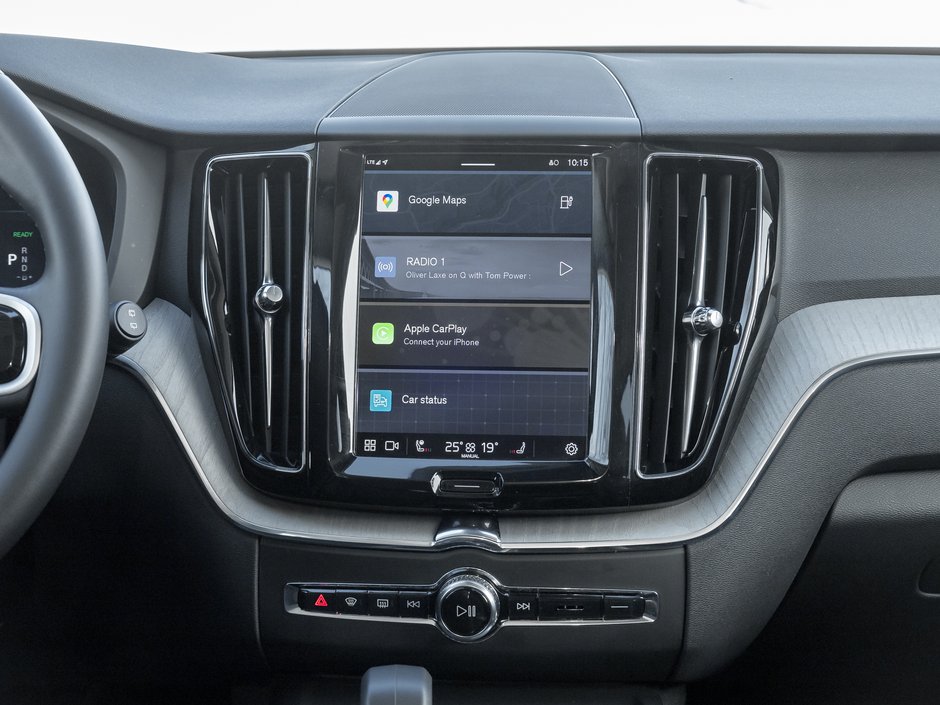 Volvo XC60 Plug-In Hybrid T8 AWD Plus Dark Theme  CPO FINANCE RATE FR 3.49%* 2025-23