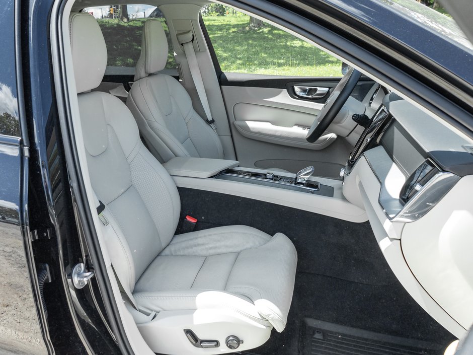 2025 Volvo XC60 Plug-In Hybrid T8 AWD ULTRA LOW MILEAGE  21WHEELS  HARMAN KARDON-28