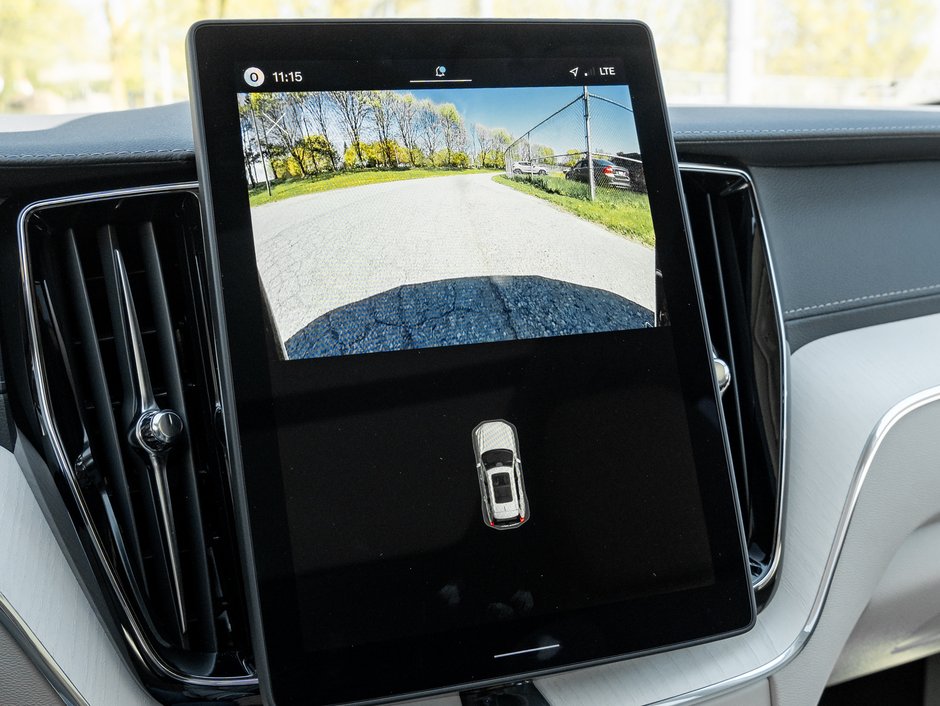 2026 Volvo XC60 Plug-In Hybrid T8 AWD Ultra Dark Theme-13