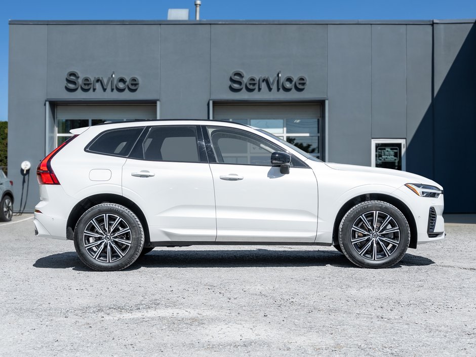 2026 Volvo XC60 Plug-In Hybrid T8 AWD Ultra Dark Theme-4