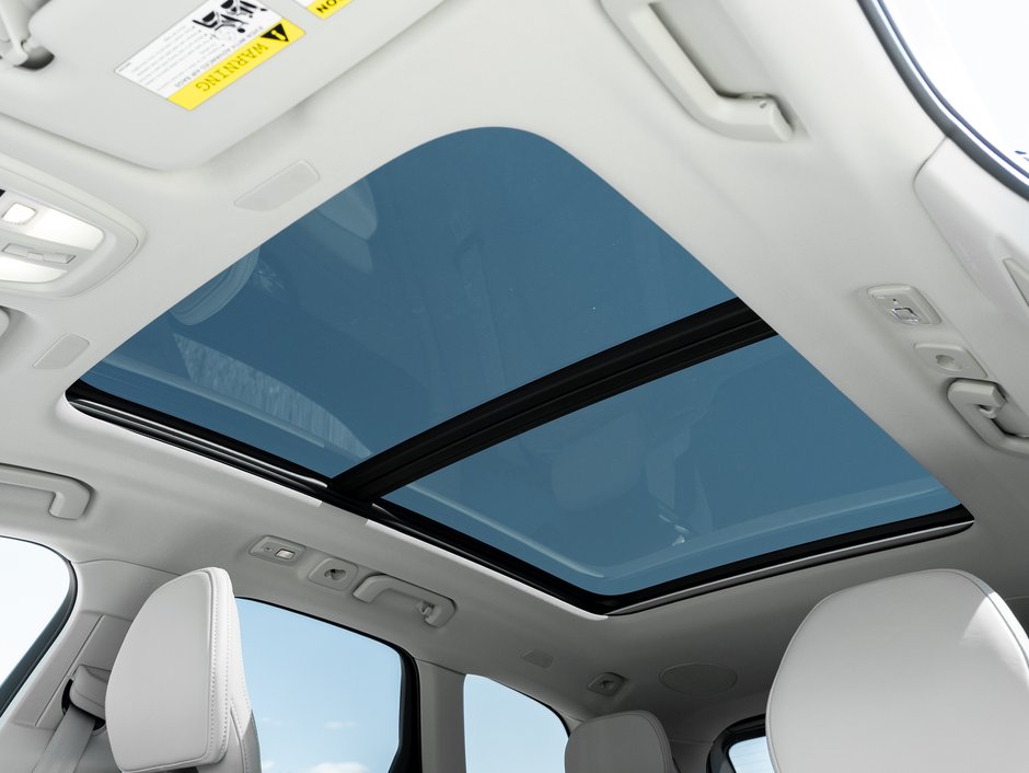2026 Volvo XC60 Plug-In Hybrid T8 AWD Ultra Dark Theme-22