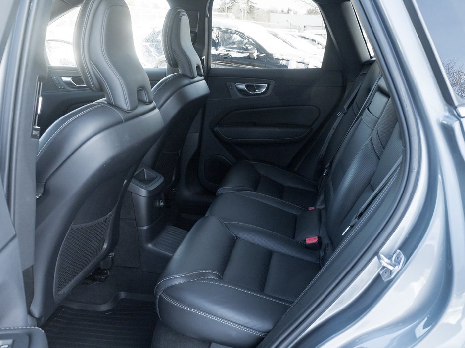 Volvo XC60 Recharge T8  Plug-In Hybrid Inscription TRADE IN VOLVO CPO 2020-22