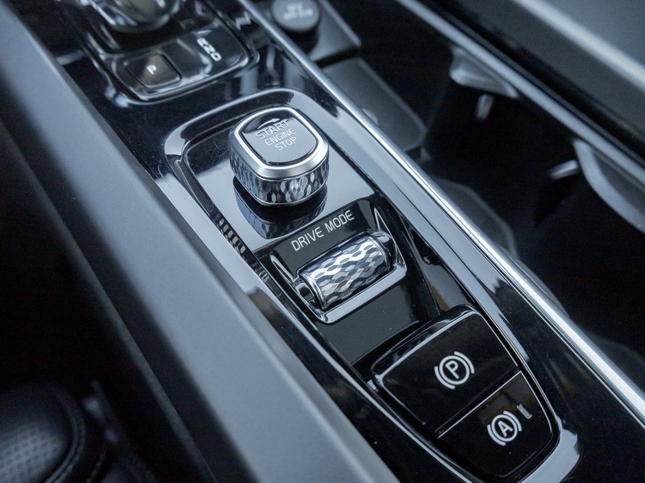 Volvo XC60 Recharge T8  Plug-In Hybrid Inscription TRADE IN VOLVO CPO 2020-16