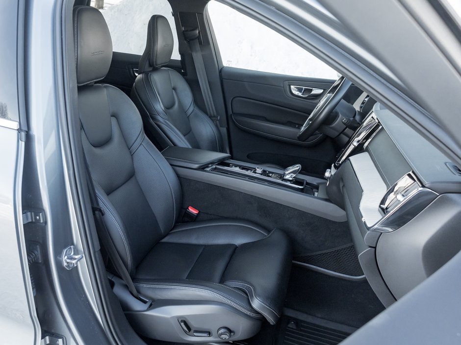 Volvo XC60 Recharge T8  Plug-In Hybrid Inscription TRADE IN VOLVO CPO 2020-21