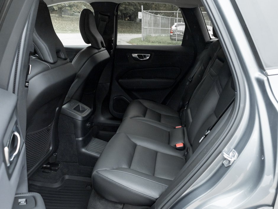 Volvo XC60 Recharge Recharge T8 eAWD PHEV Inscription Exp  VOLVO CPO 2021-20