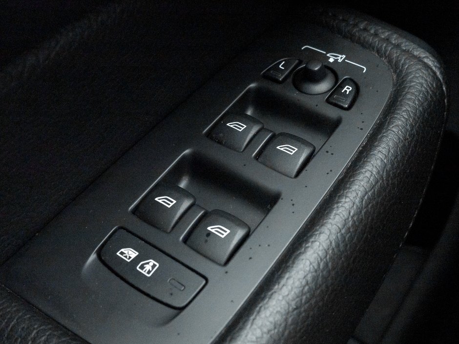 Volvo XC60 Recharge Recharge T8 eAWD PHEV Inscription Exp  VOLVO CPO 2021-12