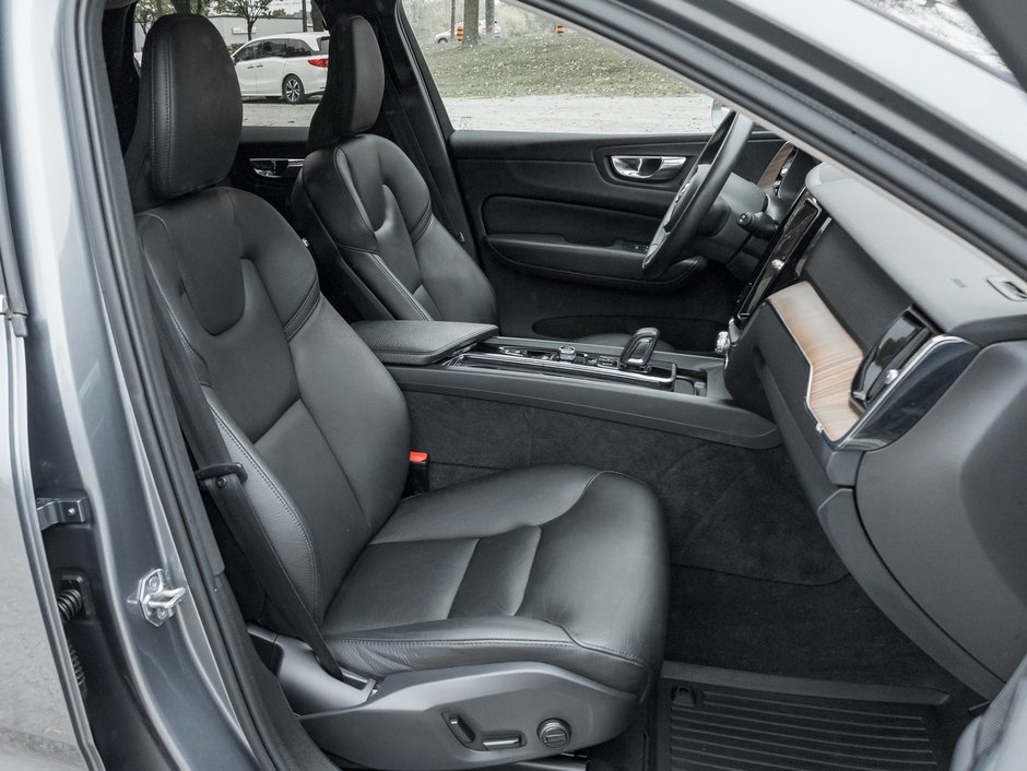 Volvo XC60 Recharge Recharge T8 eAWD PHEV Inscription Exp  VOLVO CPO 2021-19