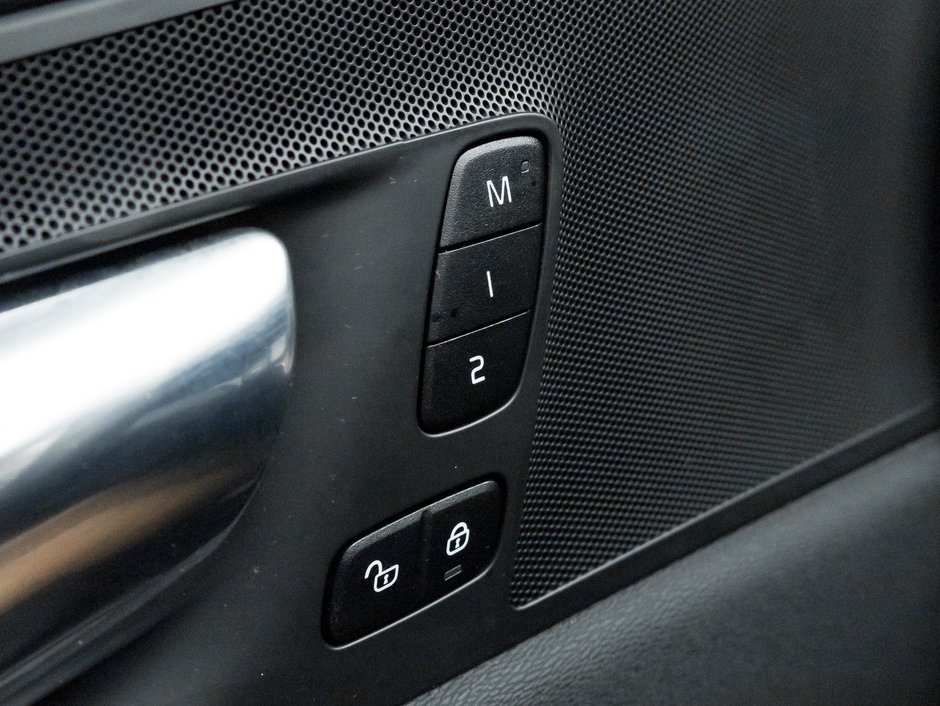 Volvo XC60 Recharge Recharge T8 eAWD PHEV Inscription Exp  VOLVO CPO 2021-13