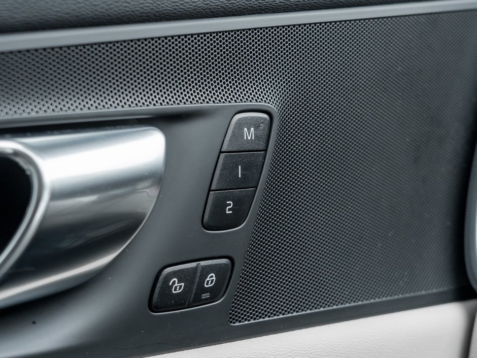 2021 Volvo XC60 Recharge Recharge T8eAWD PHEV Inscription Exp TRADE IN CPO-13