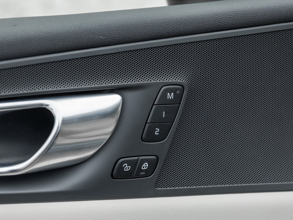 Volvo XC60 Recharge T8 eAWD PHEV Inscription Expression -Ltd Avail- 2022-13