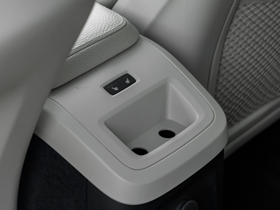 Volvo XC60 Recharge T8 eAWD PHEV Inscription Expression -Ltd Avail- 2022-25