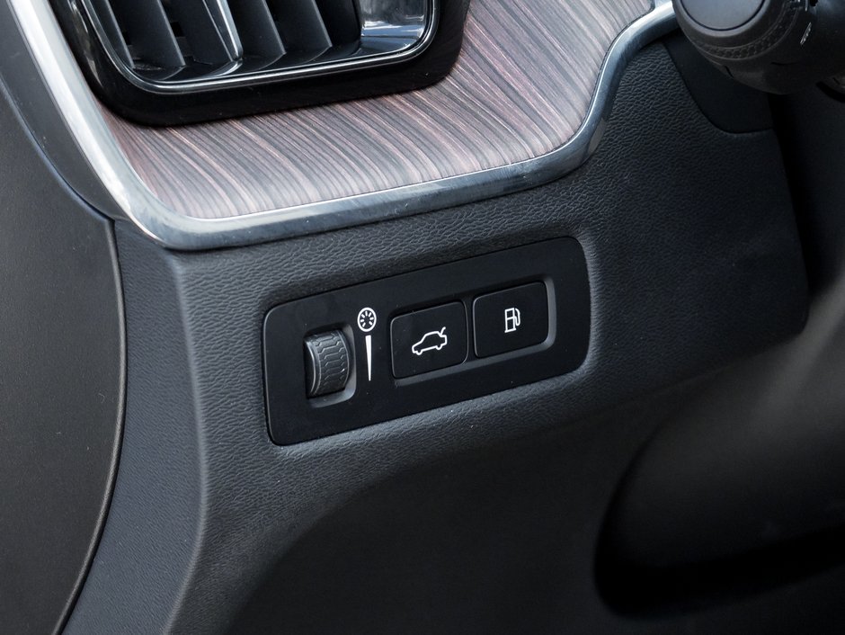2022 Volvo XC60 Recharge T8 eAWD PHEV Inscription Expression-PREMIUM PACK-16