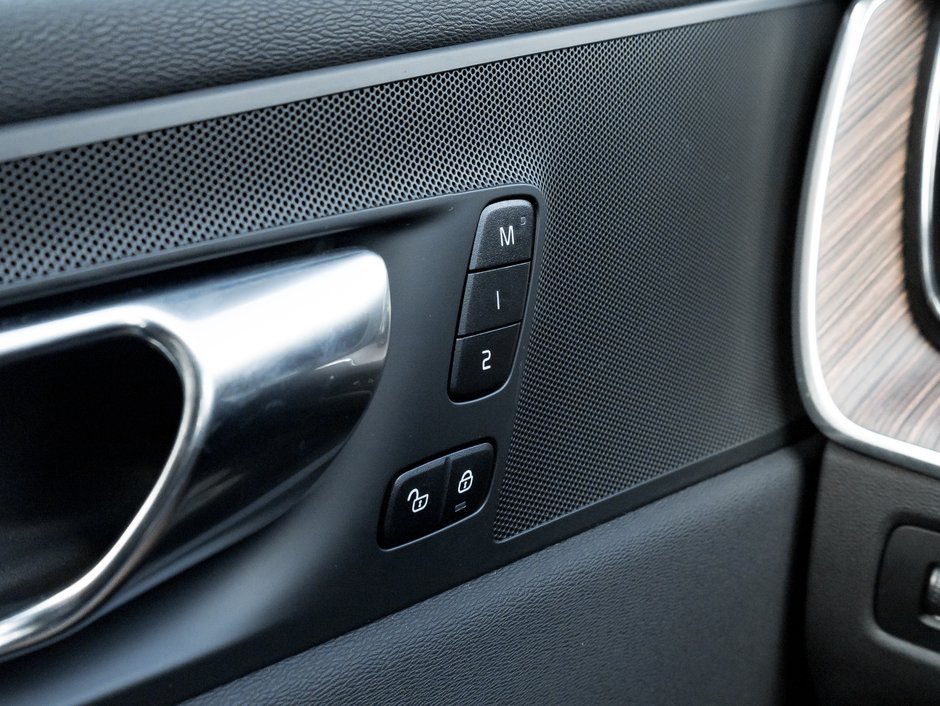 2022 Volvo XC60 Recharge T8 eAWD PHEV Inscription Expression-PREMIUM PACK-15