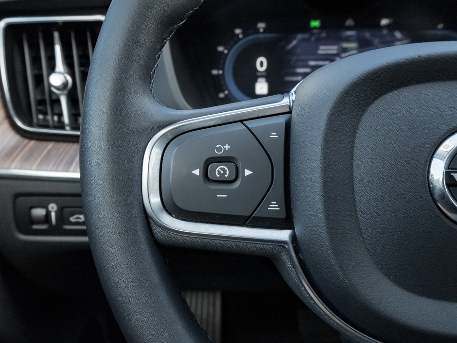 2022 Volvo XC60 Recharge T8 eAWD PHEV Inscription Expression-PREMIUM PACK-11