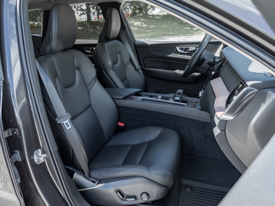 2022 Volvo XC60 Recharge T8 eAWD PHEV Inscription Expression-PREMIUM PACK-24