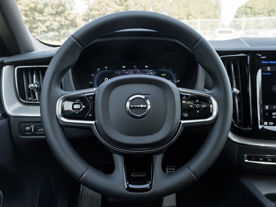 2022 Volvo XC60 Recharge T8 eAWD PHEV R-Design 21ALLOY WHEEL HARMAN KARDON-8
