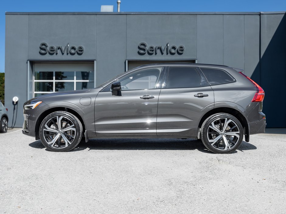 2022 Volvo XC60 Recharge T8 eAWD PHEV R-Design 21ALLOY WHEEL HARMAN KARDON-2