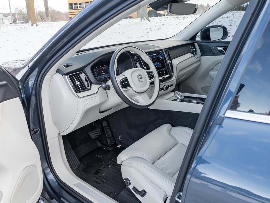 Volvo XC60 Recharge T8 eAWD PHEV Inscription  NEW TIRES  MASSAGE SEATS 2022-7
