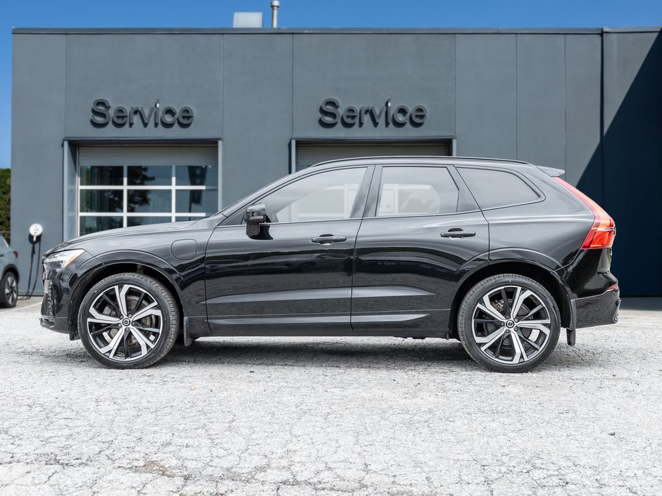 2022 Volvo XC60 Recharge T8 eAWD PHEV R-Design  NEW TIRES  VOLVO CPO-2