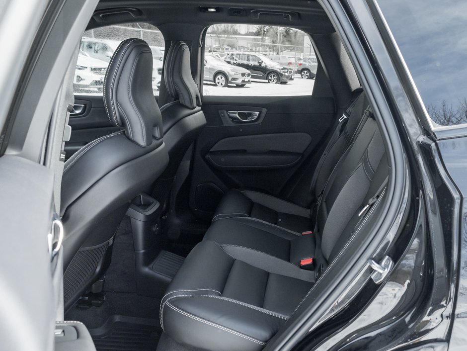 2022 Volvo XC60 Recharge T8 eAWD PHEV R-Design  EXTENDED RANGE  NEW TIRES-21