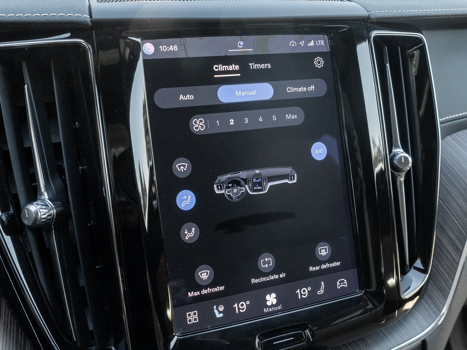 2022 Volvo XC60 Recharge T8 eAWD PHEV INSCRIPTION  B & WILKINS  HUD-21