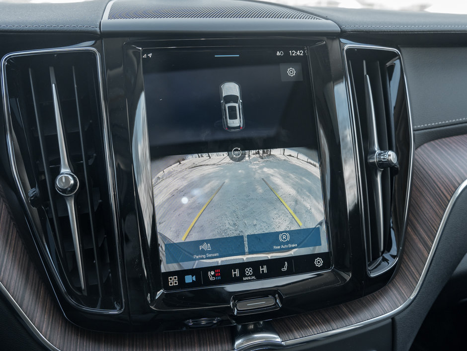 2024 Volvo XC60 Recharge T8 eAWD PHEV Ultimate Dark Theme - CPO INCLUDED-12