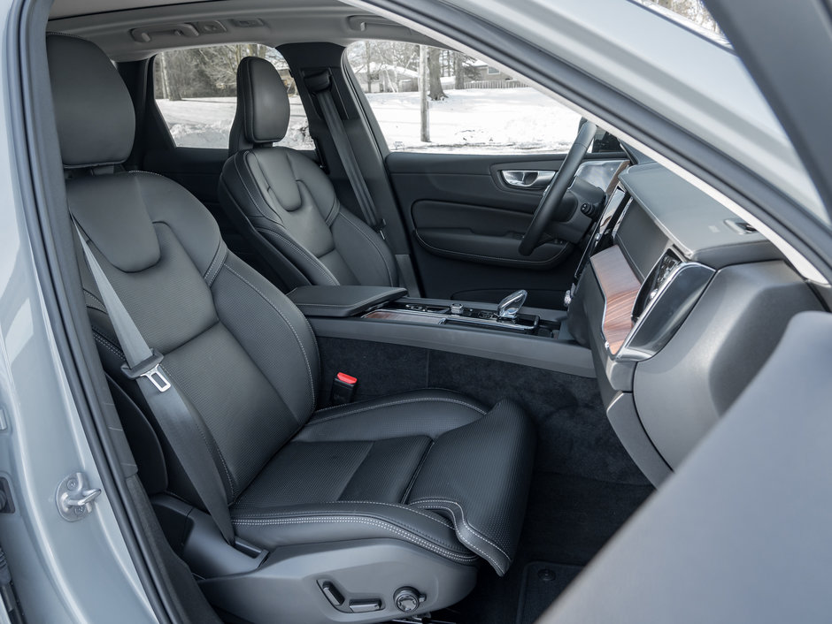 2024 Volvo XC60 Recharge T8 eAWD PHEV Ultimate Dark Theme - CPO INCLUDED-21