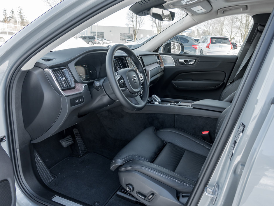 2024 Volvo XC60 Recharge T8 eAWD PHEV Ultimate Dark Theme - CPO INCLUDED-6