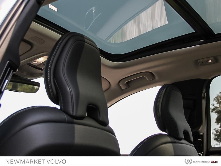2024 Volvo XC60 Recharge T8 eAWD PHEV Ultimate Dark Theme - CPO included-28