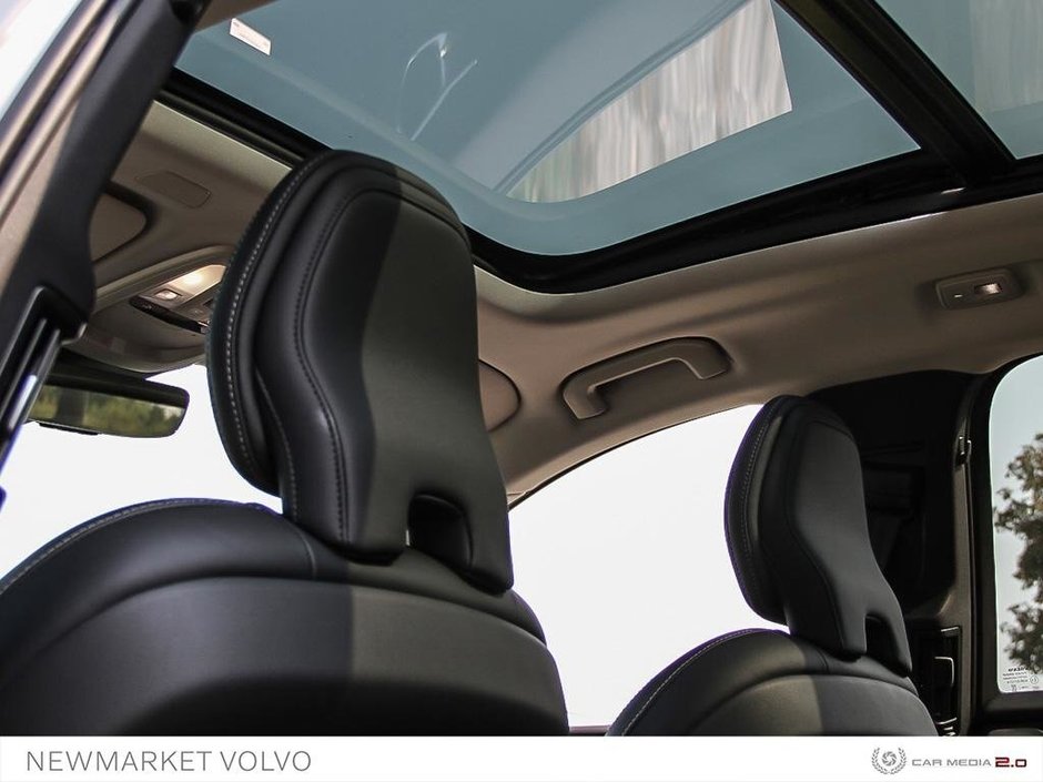 Volvo XC60 Recharge T8 eAWD PHEV Ultimate Dark Theme - CPO included 2024-28