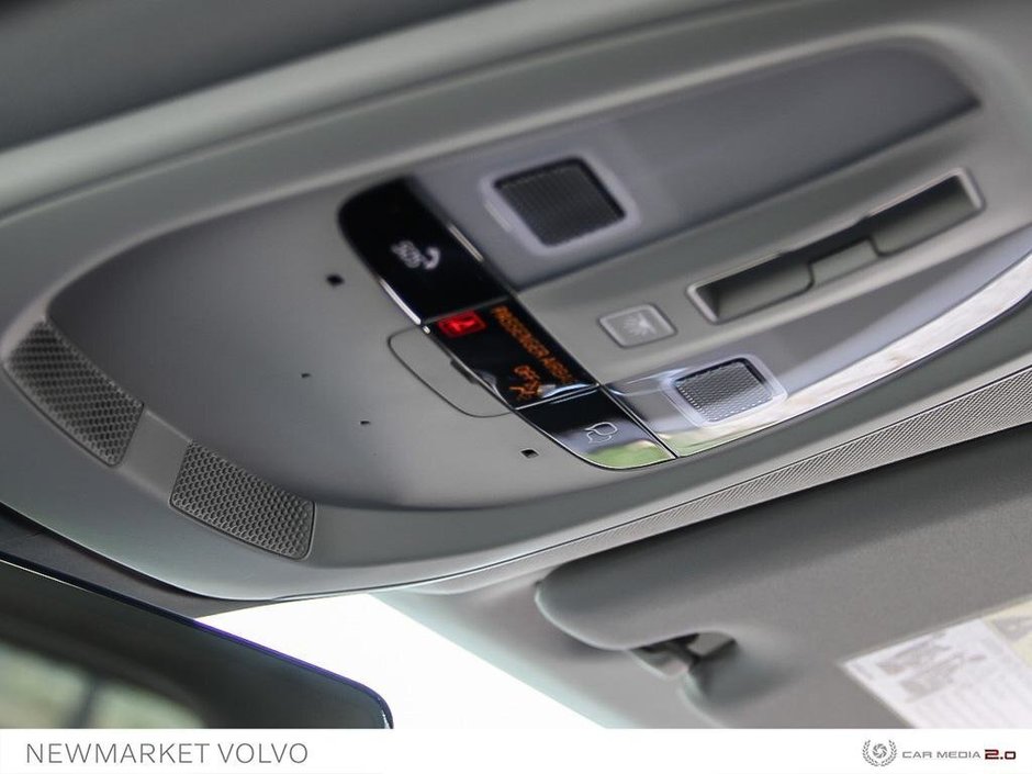 2024 Volvo XC60 Recharge T8 eAWD PHEV Ultimate Dark Theme - CPO included-22