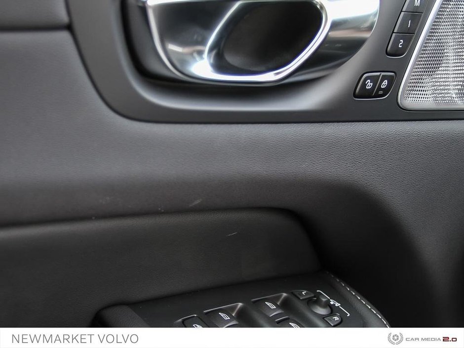 Volvo XC60 Recharge T8 eAWD PHEV Ultimate Dark Theme - CPO included 2024-18