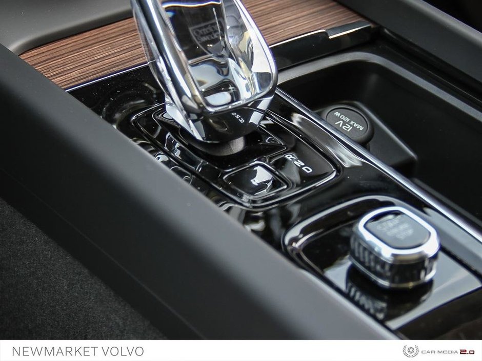Volvo XC60 Recharge T8 eAWD PHEV Ultimate Dark Theme - CPO included 2024-19