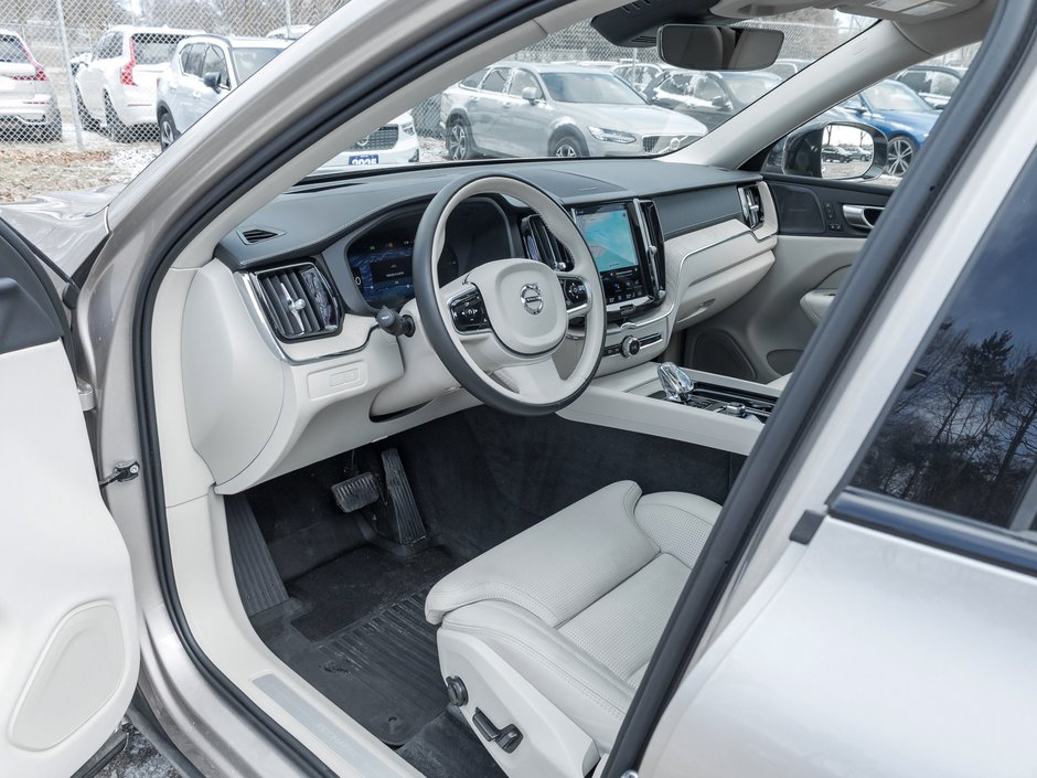 2024 Volvo XC60 Recharge T8 eAWD PHEV ULTIMATE  OFF LEASE  ONE OWNER  CPO-7