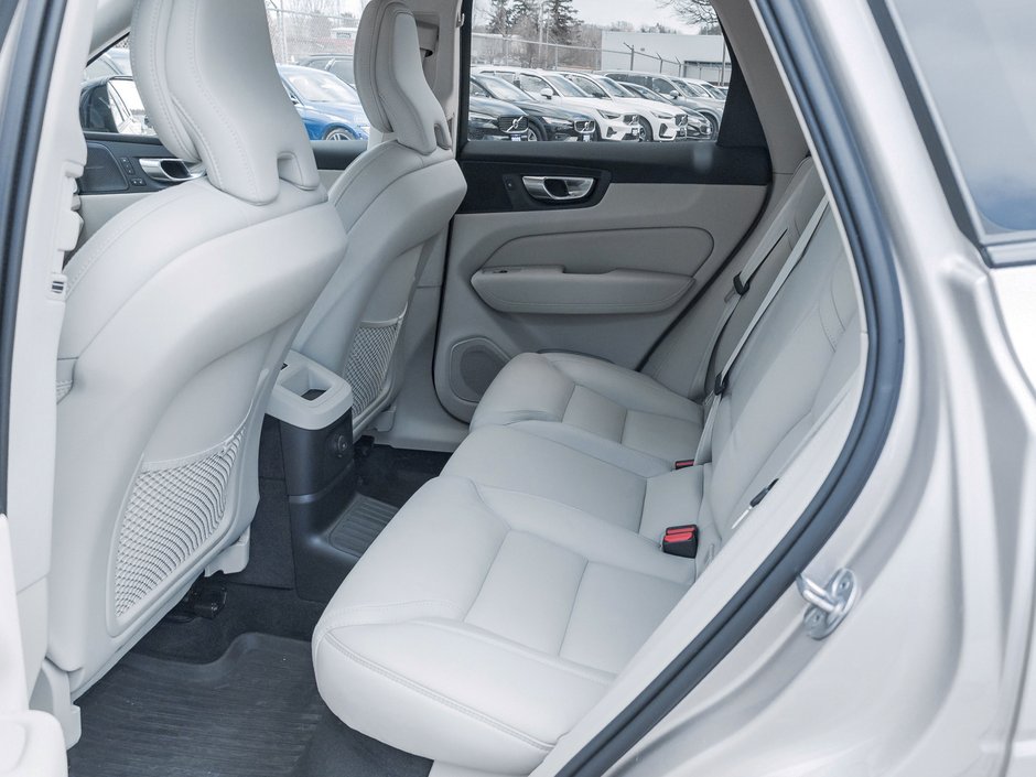 2024 Volvo XC60 Recharge T8 eAWD PHEV ULTIMATE  OFF LEASE  ONE OWNER  CPO-24
