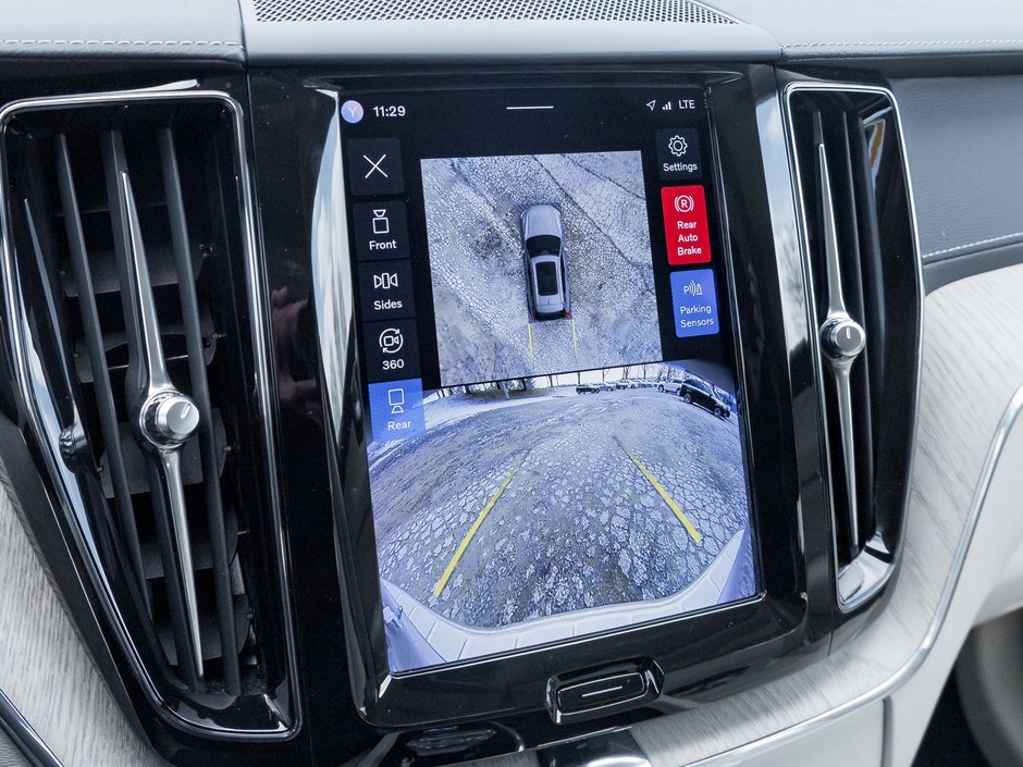 2024 Volvo XC60 Recharge T8 eAWD PHEV ULTIMATE  OFF LEASE  ONE OWNER  CPO-12