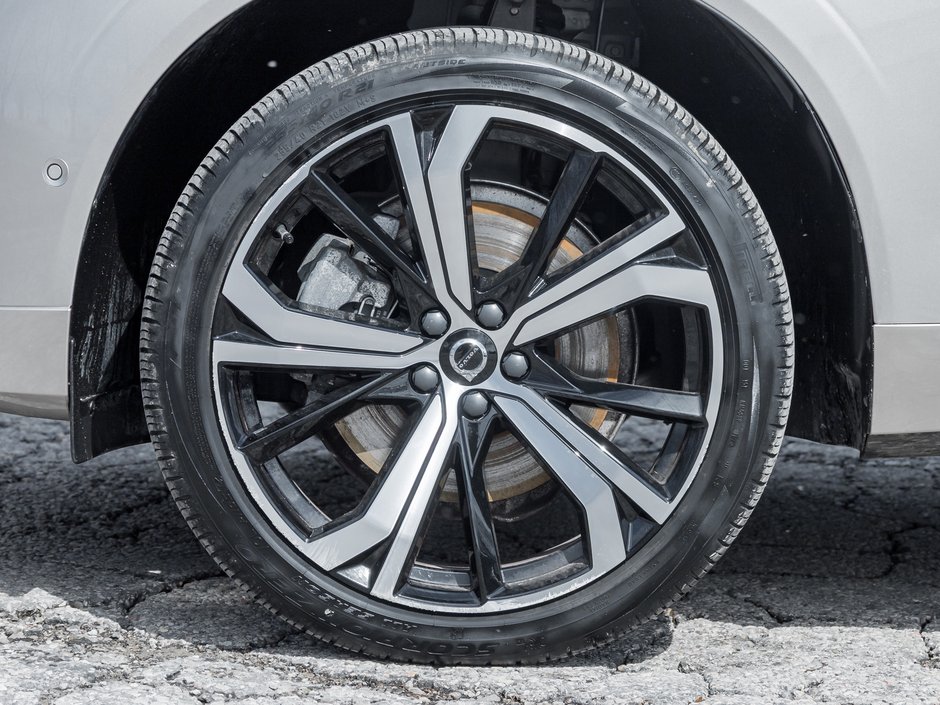 2024 Volvo XC60 Recharge T8 eAWD PHEV ULTIMATE  OFF LEASE  ONE OWNER  CPO-4