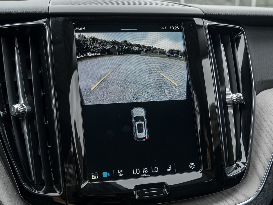 2025 Volvo XC60 Recharge T8 AWD PLUG IN HYBRID  NEARLY NEW  CPO-12