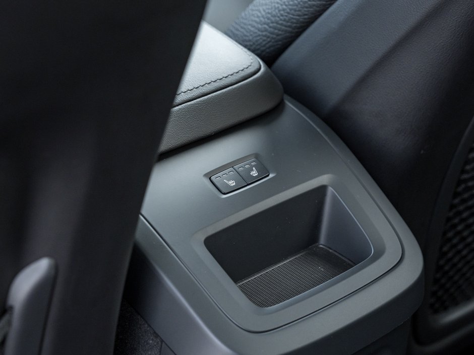 2025 Volvo XC60 Recharge T8 AWD Plus Dark Theme  LOW KM  CPO RATE FR 3.49%*-29