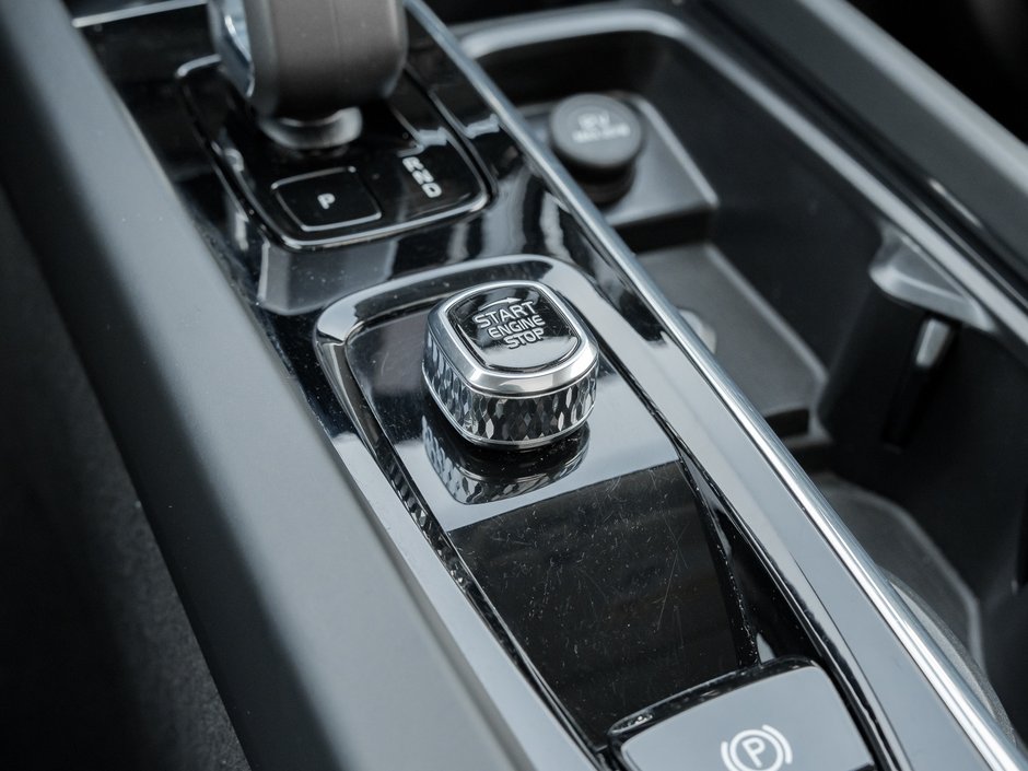 2025 Volvo XC60 Recharge T8 AWD Plus Dark Theme  LOW KM  CPO RATE FR 3.49%*-21