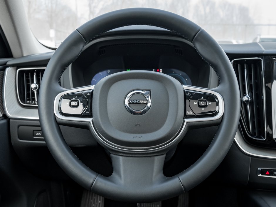 2025 Volvo XC60 Recharge T8 AWD Plus Dark Theme  LOW KM  CPO RATE FR 3.49%*-8