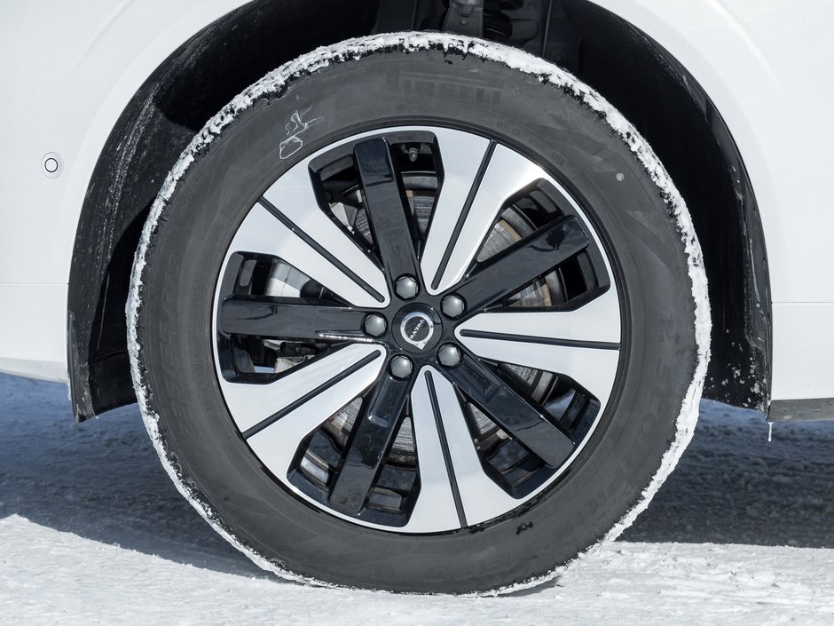 2025 Volvo XC60 Recharge T8 AWD Plus  HYBRID  ELIMINATION RANGE ANXIETY-4