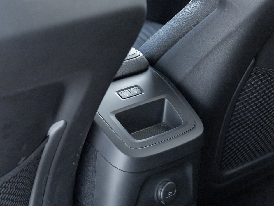 2025 Volvo XC60 Recharge T8 AWD Plus  HYBRID  ELIMINATION RANGE ANXIETY-21