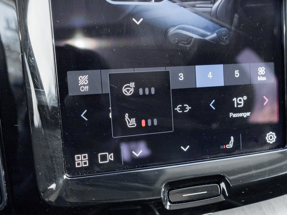 2025 Volvo XC60 Recharge T8 AWD Plus  HYBRID  ELIMINATION RANGE ANXIETY-17