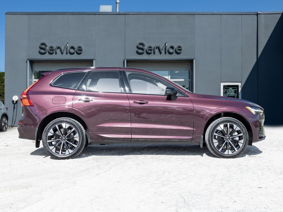 2026 Volvo XC60 Recharge T8 AWD Ultra Dark Theme  EXEC DEMO  LIKE NEW-4