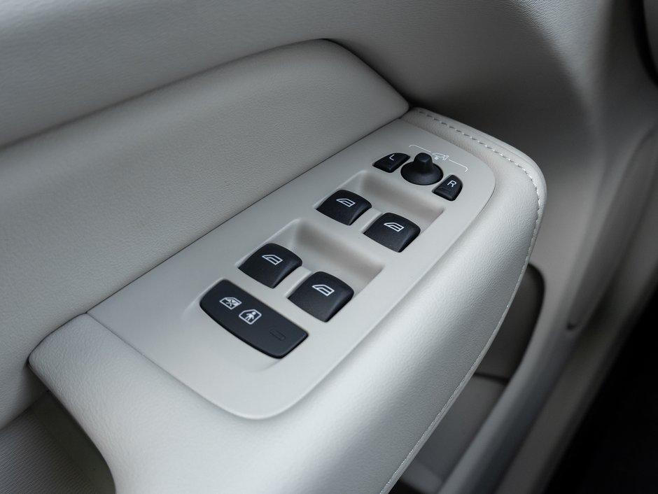 2026 Volvo XC60 Recharge T8 AWD ULTRA  PLUG-IN HYBRID  BOWERS & WILKINS-14