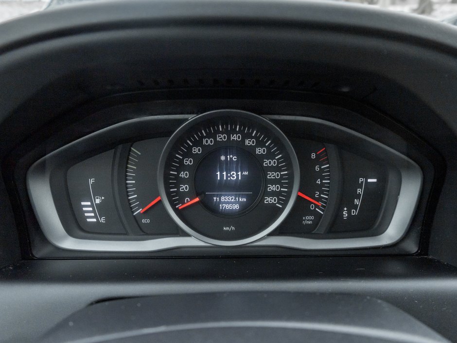 2015 Volvo XC60 2015.5 AWD 5dr T5  TRADE IN  NO ACCIDENTS  AS IS-9