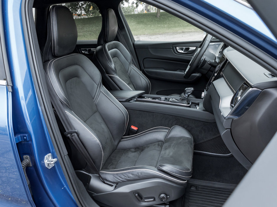 Volvo XC60 T6 AWD R-Design FULLY EQUIPPED WELL MAINTAINED 2019-24