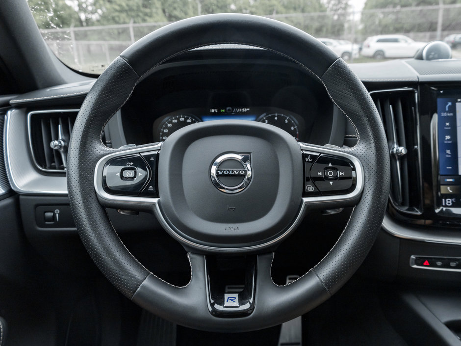 Volvo XC60 T6 AWD R-Design FULLY EQUIPPED WELL MAINTAINED 2019-7